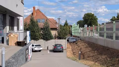 Protihluková stěna